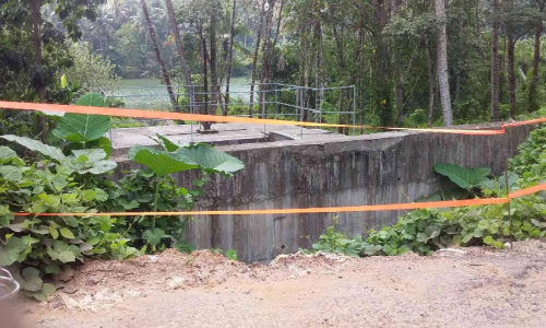 കരാറുകാരന്റെ വിചിത്രവാദം; റോഡിലെ കുഴി നികത്താൻ നടപടിയില്ല കരാറുകാരന്റെ വിചിത്രവാദം; റോഡിലെ കുഴി നികത്താൻ നടപടിയില്ല