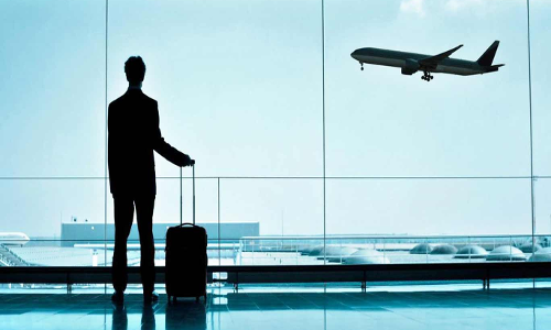 സീ​സ​ൺ തു​ട​ങ്ങി ആ​കാ​ശ​ക്കൊ​ള്ള​യു​മാ​യി വി​മാ​ന​ക്ക​മ്പ​നി​ക​ൾ