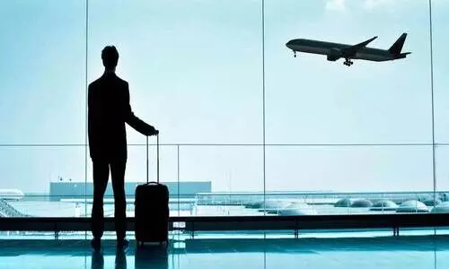 സീ​സ​ൺ തു​ട​ങ്ങി ആ​കാ​ശ​ക്കൊ​ള്ള​യു​മാ​യി വി​മാ​ന​ക്ക​മ്പ​നി​ക​ൾ