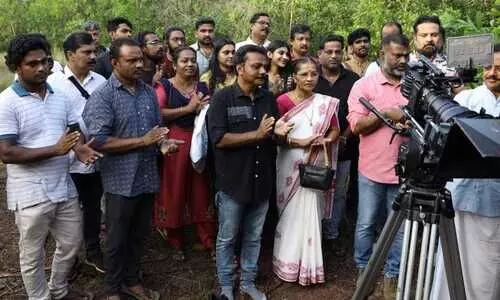 ടിനി ടോമും സന്തോഷ് കീഴാറ്റൂരും ഒന്നിക്കുന്ന മത്ത്  പയ്യന്നൂരിൽ