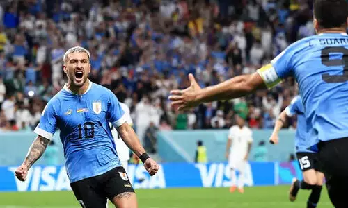 രണ്ടടിച്ച് അരസേറ്റ; ഘാനക്കെതിരെ ഉറുഗ്വായ് രണ്ടു ഗോളിനു മുന്നിൽ