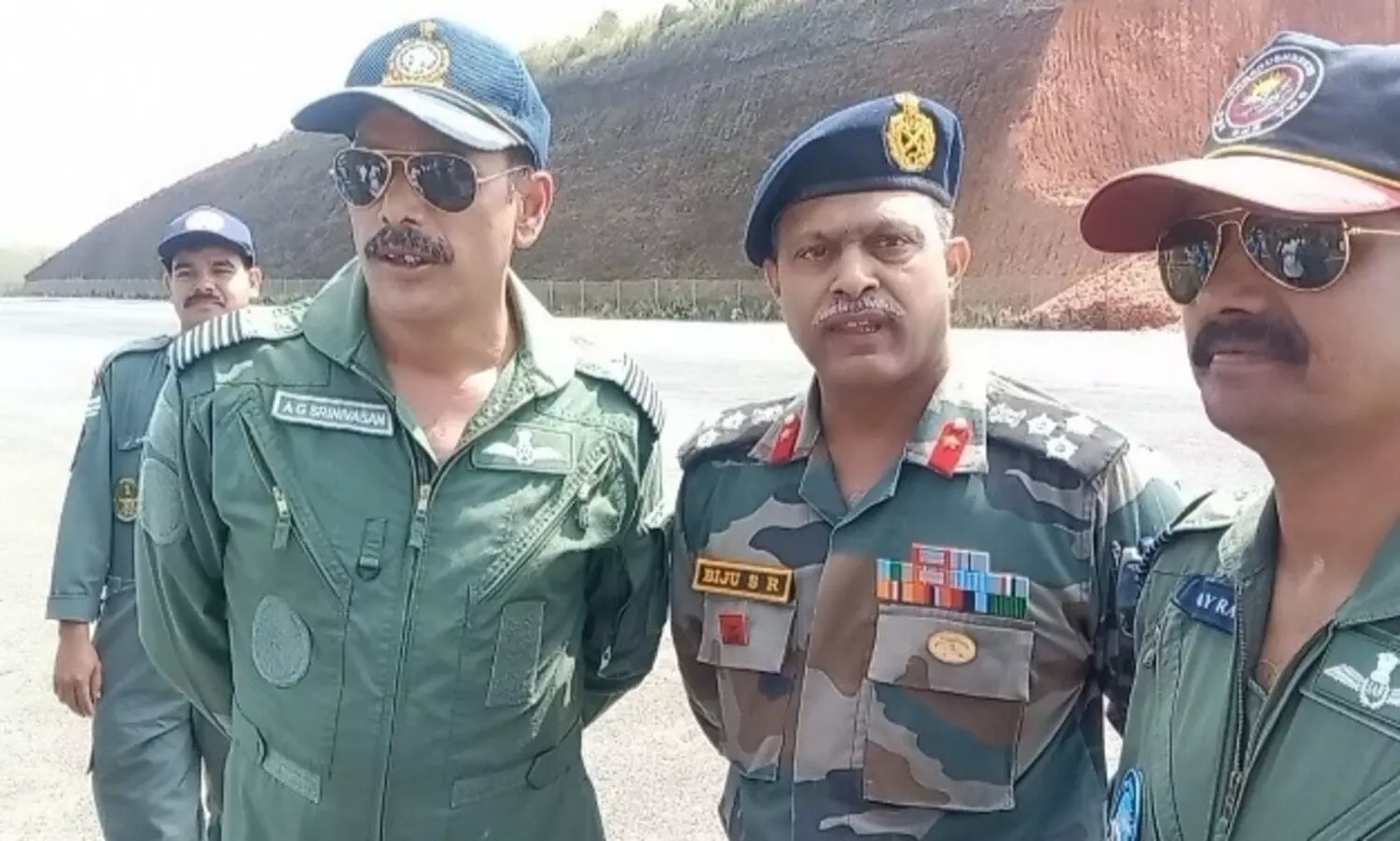 ഇടുക്കി സത്രം എയർപോർട്ടിൽ ആദ്യ വിമാനമിറക്കിയത് മലയാളി വ്യോമസേനാ ഉദ്യോഗസ്ഥൻ