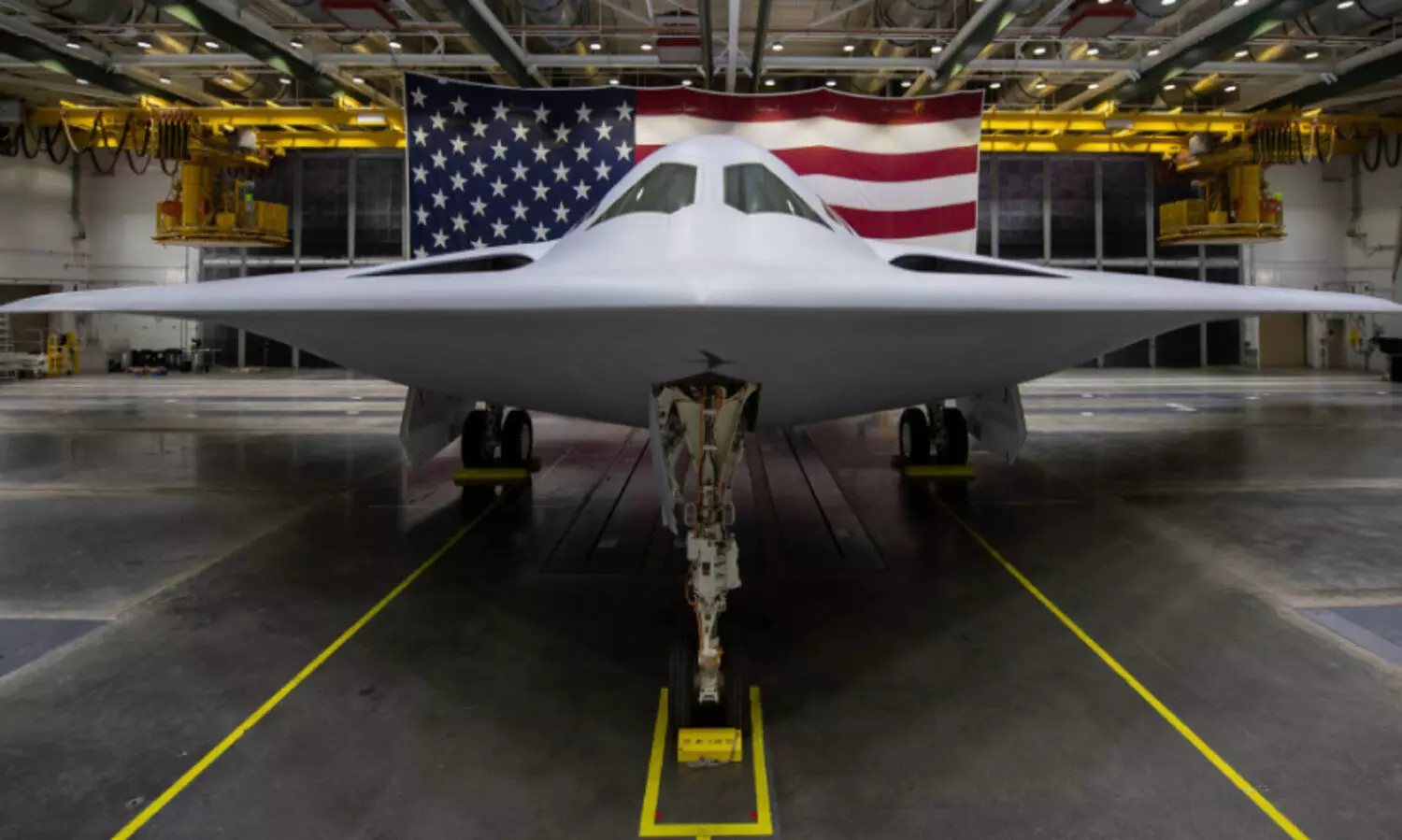 ബി 21 ആണവ ബോംബർ വിമാനം അവതരിപ്പിച്ച് യു.എസ്