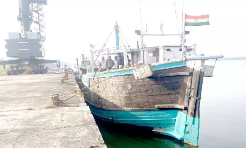 ചരക്ക് കിട്ടാനില്ല; ഉരു സർവിസിന് തിരിച്ചടി ചരക്ക് കിട്ടാനില്ല; ഉരു സർവിസിന് തിരിച്ചടി