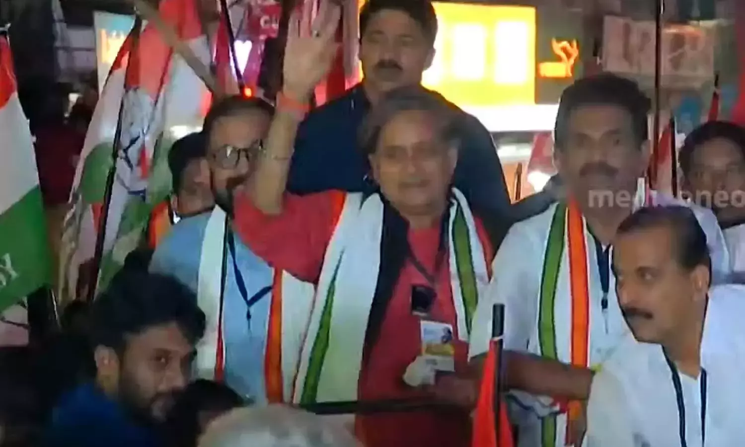 Shashi Tharoor gets a warm welcome in Kottayam