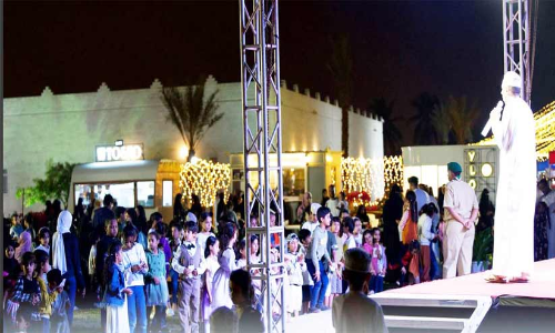 കു​ന്തി​രി​ക്കം ഫെ​സ്റ്റി​വ​ൽ സ​ന്ദ​ർ​ശ​ക​രെ ആ​ക​ർ​ഷി​ക്കു​ന്നു