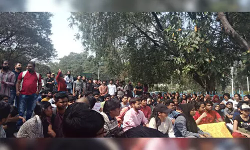 വിദേശ വിദ്യാർഥിനിക്ക് നേരെ ലൈംഗിക അതിക്രമം; സർവകലാശാല അധ്യാപകനെ സസ്‍പെൻഡ് ചെയ്തു