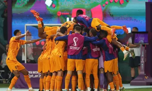 ഡച്ച് വാഴ്ച; ഗോളടിച്ചും ഗോളടിപ്പിച്ചും ഡംഫ്രിസ്; യു.എസ്.എയെ വീഴ്ത്തി നെതർലൻഡ്സ് ക്വാർട്ടറിൽ