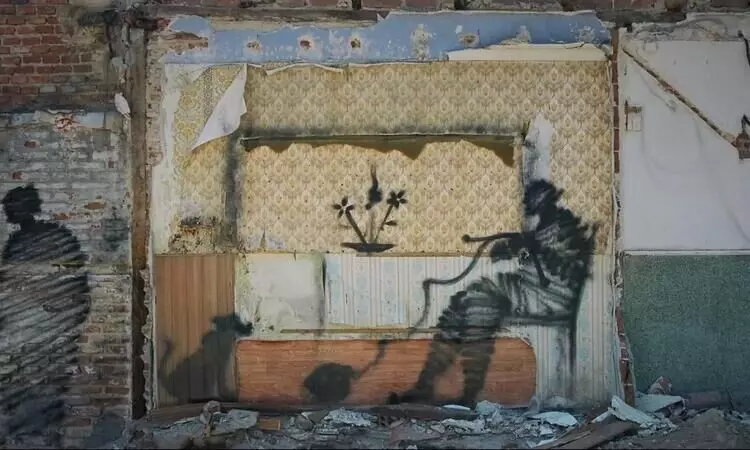 ഉ​രി​യാ​ടു​ന്ന ചു​വ​രു​ക​ളും പു​ത്ത​ൻ യ​ക്ഷി​ക്ക​ഥ​യും