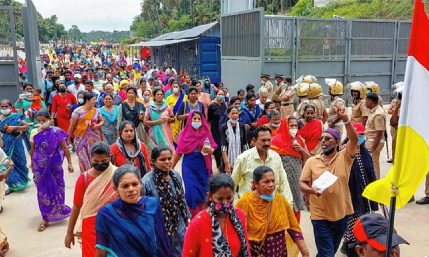 വിഴിഞ്ഞം പദ്ധതി കേരളത്തിന് അനിവാര്യമെന്ന് സച്ചിദാനന്ദൻ അടക്കമുള്ള എഴുത്തുകാർ