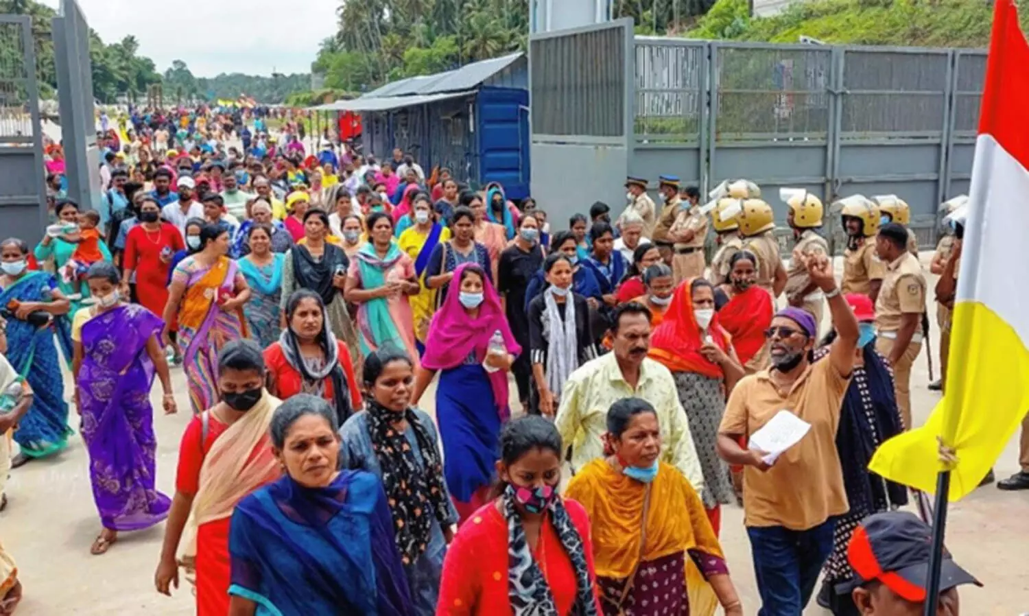 വിഴിഞ്ഞം പദ്ധതി കേരളത്തിന് അനിവാര്യമെന്ന് സച്ചിദാനന്ദൻ അടക്കമുള്ള എഴുത്തുകാർ