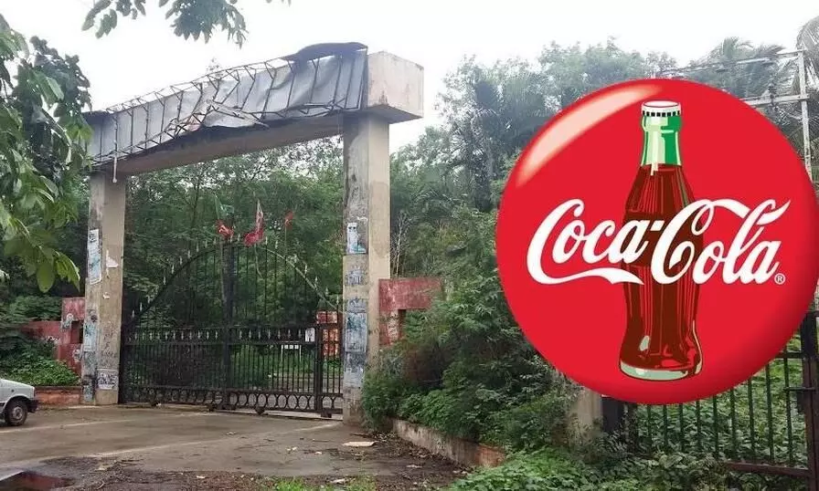 നഷ്ടപരിഹാരം നൽകാതെ കൊക്കക്കോള കമ്പനി കേരളം വിടാനൊരുങ്ങുന്നു നഷ്ടപരിഹാരം നൽകാതെ കൊക്കക്കോള കമ്പനി കേരളം വിടാനൊരുങ്ങുന്നു