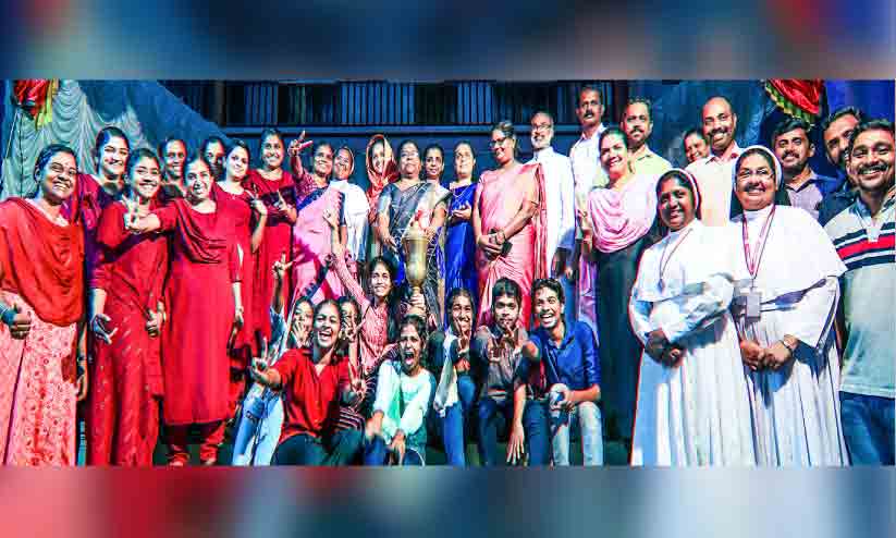 തൊടുപുഴക്ക് കലാകിരീടം തൊടുപുഴക്ക് കലാകിരീടം