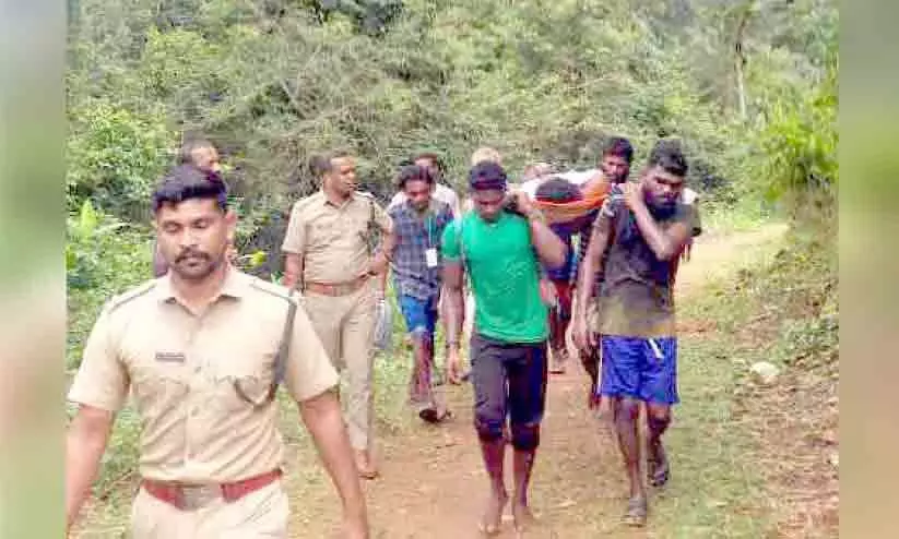 കാനനപാതയില് തീർഥാടകൻ കുഴഞ്ഞുവീണു കാനനപാതയില് തീർഥാടകൻ കുഴഞ്ഞുവീണു