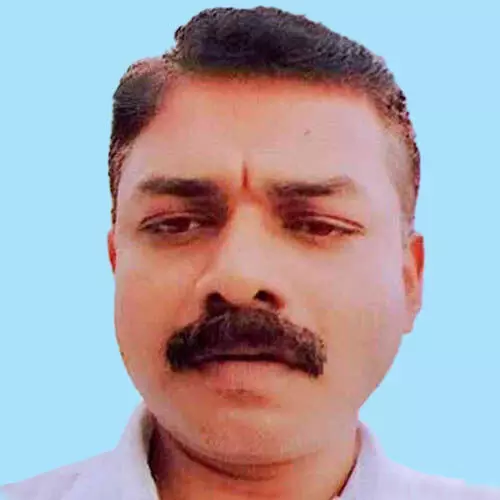 കി​ട​പ്പാ​ടം ന​ഷ്ട​പ്പെ​ടു​മെ​ന്ന ആ​ശ​ങ്ക; നാ​ടു​വി​ട്ട ഗൃ​ഹ​നാ​ഥ​ൻ ലോ​ഡ്ജി​ൽ മ​രി​ച്ച​നി​ല​യി​ൽ