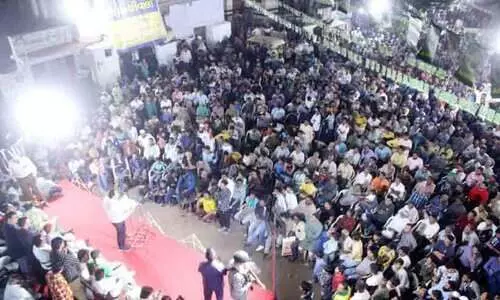 ഉവൈസി നിർണായകമായ അഹ്മദാബാദും ഗോധ്രയും