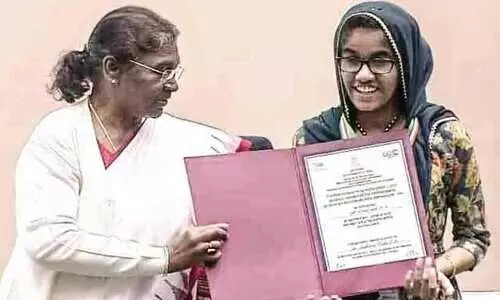 കേരളത്തിന്‍റെ അഭിമാനമായി ഫാത്തിമ അന്‍ഷി; രാഷ്ട്രപതിയിൽനിന്ന് പുരസ്കാരം ഏറ്റുവാങ്ങി