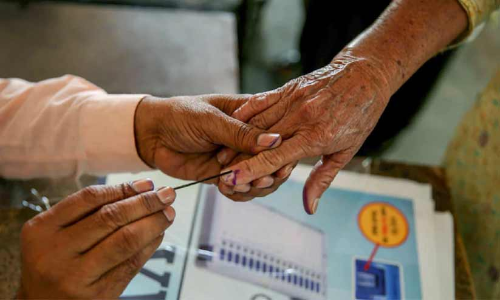 രണ്ട് മണിക്കൂർ അലഞ്ഞു; പോളിങ് ബൂത്ത് കണ്ടെത്താനാവാതെ മടങ്ങി ഡൽഹിയിലെ വോട്ടർമാർ