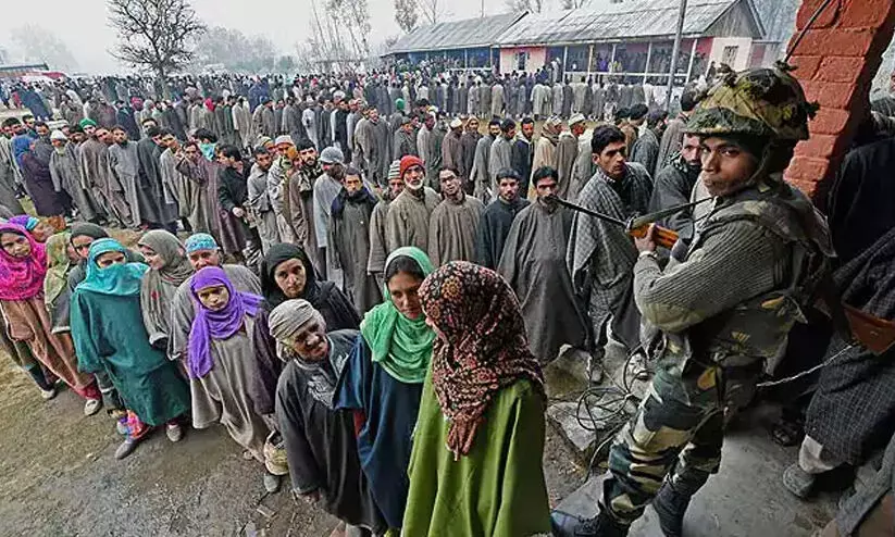 പാക് സ്വദേശികൾ മത്സരിച്ചു; 2020 ലെ കശ്മീർ തെരഞ്ഞെടുപ്പിന്റെ റീ​​ പോളിങ് ഇന്ന്