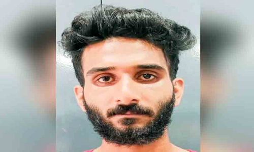 യുവതിക്കുനേരെ നഗ്നത പ്രദർശനം: യുവാവ് പിടിയിൽ യുവതിക്കുനേരെ നഗ്നത പ്രദർശനം: യുവാവ് പിടിയിൽ