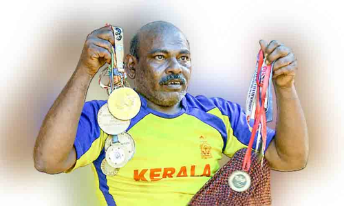 അരയ്ക്ക് താഴെ തളർന്നിട്ടും പഞ്ചഗുസ്തിയിൽ പതറാതെ സേവ്യർ