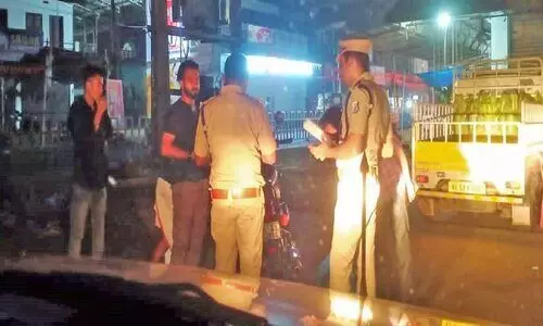 മാലിന്യസഞ്ചിയുമായി ജനം തെരുവിൽ; കാത്തിരുന്ന് പിടികൂടി ആരോഗ്യവിഭാഗം