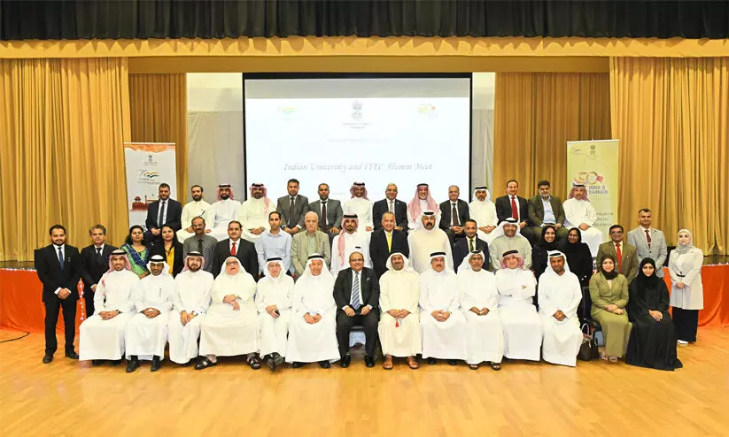 സൗ​ഹൃ​ദ വേ​ദി​യാ​യി ഇ​ന്ത്യ​യി​ലെ ബ​ഹ്റൈ​നി പൂ​ർ​വ വി​ദ്യാ​ർ​ഥി സം​ഗ​മം