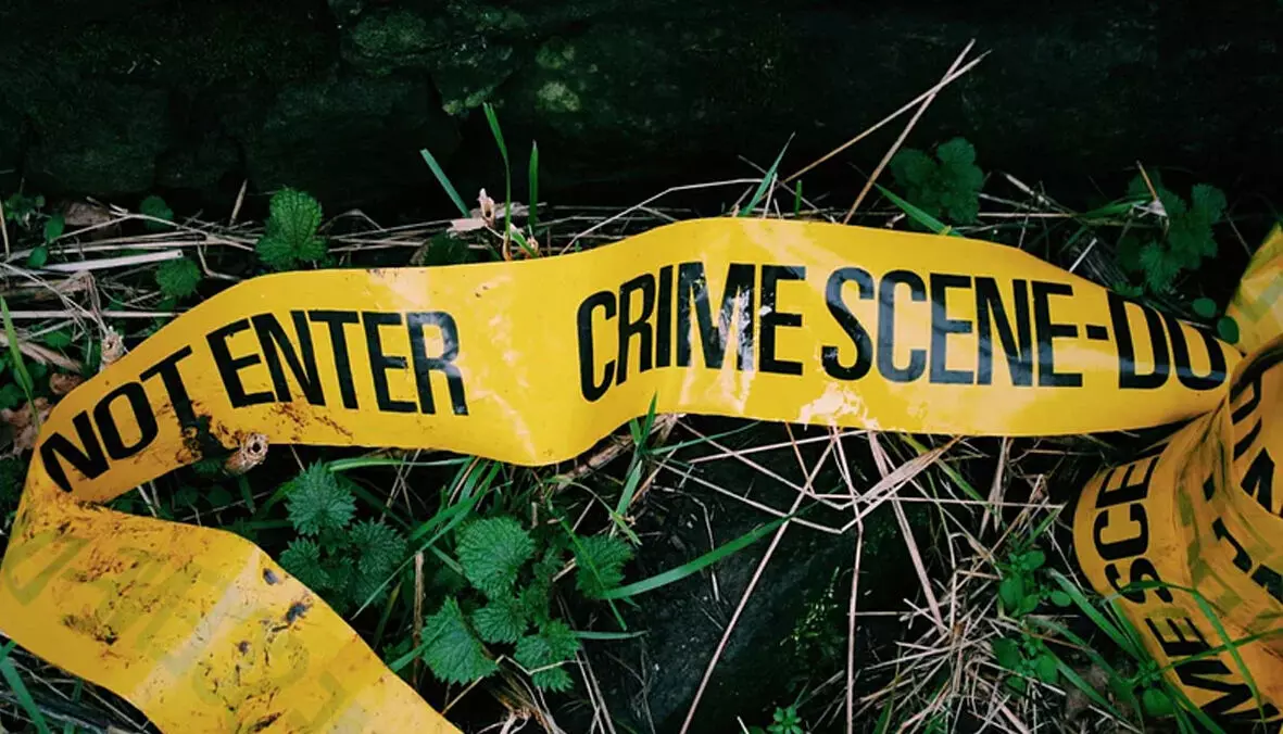 അതിർത്തി തർക്കം; യുവാവിന്റെ കഴുത്ത് അറുത്തുമാറ്റി, തലയ്ക്കൊപ്പം സെൽഫിയെടുത്തു അതിർത്തി തർക്കം; യുവാവിന്റെ കഴുത്ത് അറുത്തുമാറ്റി, തലയ്ക്കൊപ്പം സെൽഫിയെടുത്തു