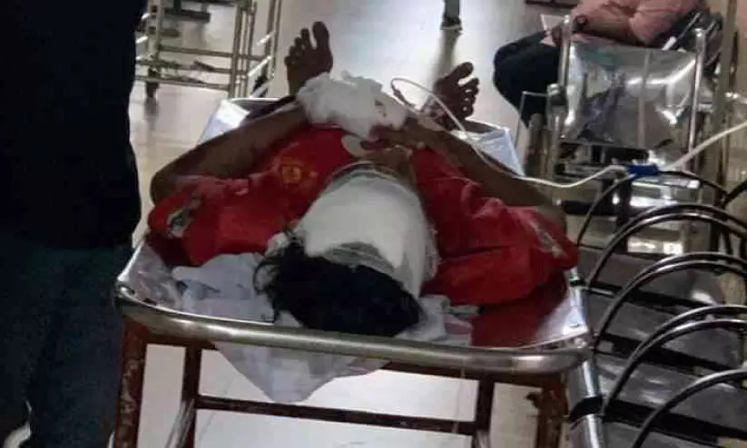 മേപ്പാടി പോളിടെക്നിക്കിലെ കെ.എസ്.യു പ്രവർത്തകന് പേരാമ്പ്രയിൽ മർദനം മേപ്പാടി പോളിടെക്നിക്കിലെ കെ.എസ്.യു പ്രവർത്തകന് പേരാമ്പ്രയിൽ മർദനം