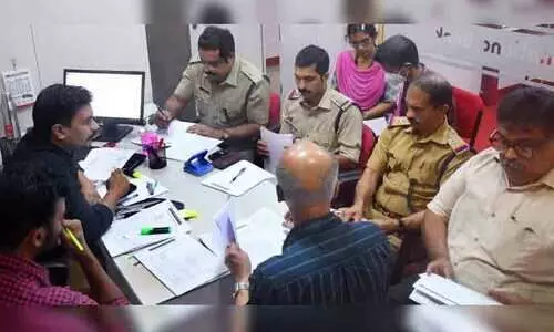 കോർപറേഷന്റെ കോടികൾ തട്ടിയ സംഭവം: പിന്നിൽ മുൻ മാനേജർ മാത്രമെന്ന് സൂചന കോർപറേഷന്റെ കോടികൾ തട്ടിയ സംഭവം: പിന്നിൽ മുൻ മാനേജർ മാത്രമെന്ന് സൂചന