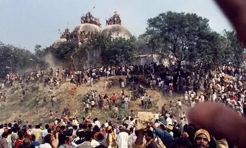 ചെ​കു​ത്താ​നെ, നി​ന​ക്കി​ങ്ങ​നെ ചി​രി​ക്കാ​നാ​വു​മോ?