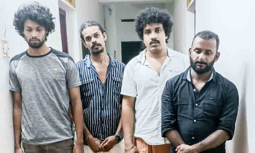 കഞ്ചാവും കഠാരയുമായി തൊടുപുഴയിൽ നാലംഗസംഘം പിടിയിൽ