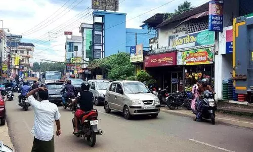 കടയ്ക്കലിൽ റോഡുകൾ തകർന്ന് ഗതാഗതം താളംതെറ്റി