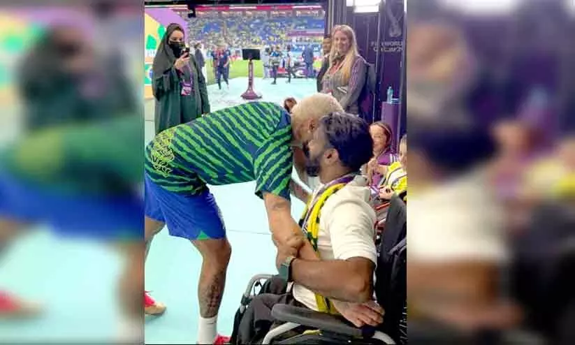 നെയ്മറേ..!; കുഞ്ഞാന്റെ വിളികേട്ട് ഓടിയെത്തി കെട്ടിപ്പിടിച്ച് സൂപ്പർ താരം