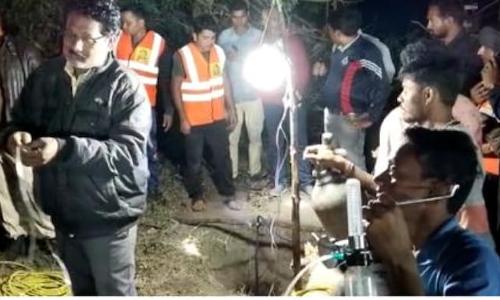 മധ്യപ്രദേശിൽ എട്ടു വയസുകാരൻ കുഴൽക്കിണറിൽ വീണു; രക്ഷിക്കാനുള്ള ശ്രമങ്ങൾ ഊർജിതം