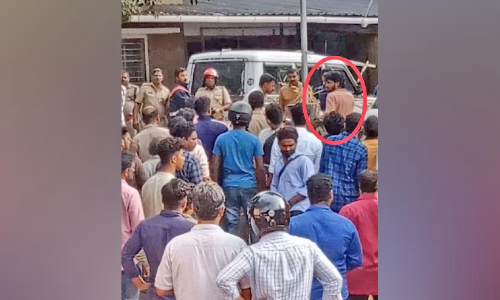 പൊലീസ് സ്റ്റേഷൻ മുറ്റത്ത് പെട്രോളുമായെത്തി ആത്മഹത്യാഭീഷണി മുഴക്കി യുവാവ്; മുൾമുനയിൽ പൊലീസും നാട്ടുകാരും
