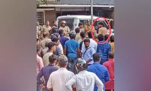 പൊലീസ് സ്റ്റേഷൻ മുറ്റത്ത് പെട്രോളുമായെത്തി ആത്മഹത്യാഭീഷണി മുഴക്കി യുവാവ്; മുൾമുനയിൽ പൊലീസും നാട്ടുകാരും