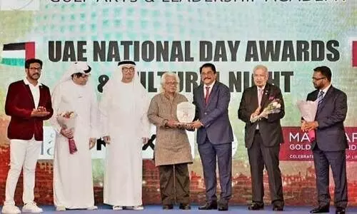 ഗാലാപുരസ്കാരം അടൂരിന്​ സമ്മാനിച്ചു