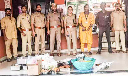 പഴകിയ ഭക്ഷണസാധനങ്ങള്‍ പിടികൂടി