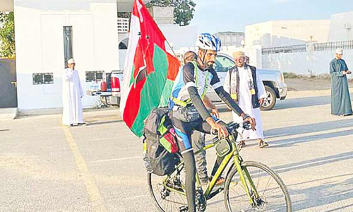 ഒ​മാ​നി​യു​ടെ 726 കി​ലോ​മീ​റ്റ​ർ സൈ​ക്കി​ൾ​യാ​ത്ര