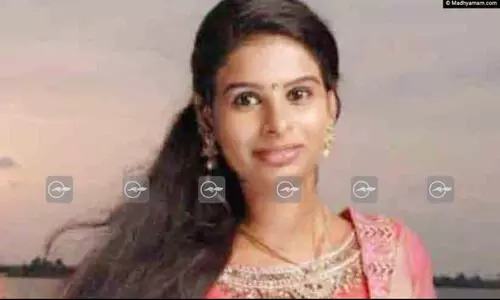 പ്രസവത്തിനു പിന്നാലെ അമ്മയും നവജാത ശിശുവും മരിച്ചു; ആലപ്പുഴ മെഡിക്കൽ കോളജിൽ ബന്ധുക്കളുടെ പ്രതിഷേധം പ്രസവത്തിനു പിന്നാലെ അമ്മയും നവജാത ശിശുവും മരിച്ചു; ആലപ്പുഴ മെഡിക്കൽ കോളജിൽ ബന്ധുക്കളുടെ പ്രതിഷേധം