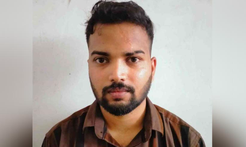 കരിപ്പൂരിൽ ഒരു കിലോ സ്വര്‍ണവുമായി യാത്രികന്‍ പൊലീസ് പിടിയില്‍