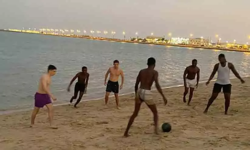 ഒഴിവുദിനം, ഉല്ലാസം മുഖ്യം