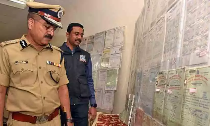 വിദ്യാഭ്യാസ സ്ഥാപനങ്ങളിൽ റെയ്ഡ്; വ്യാജ മാർക്ക് കാർഡുകൾ പിടികൂടി