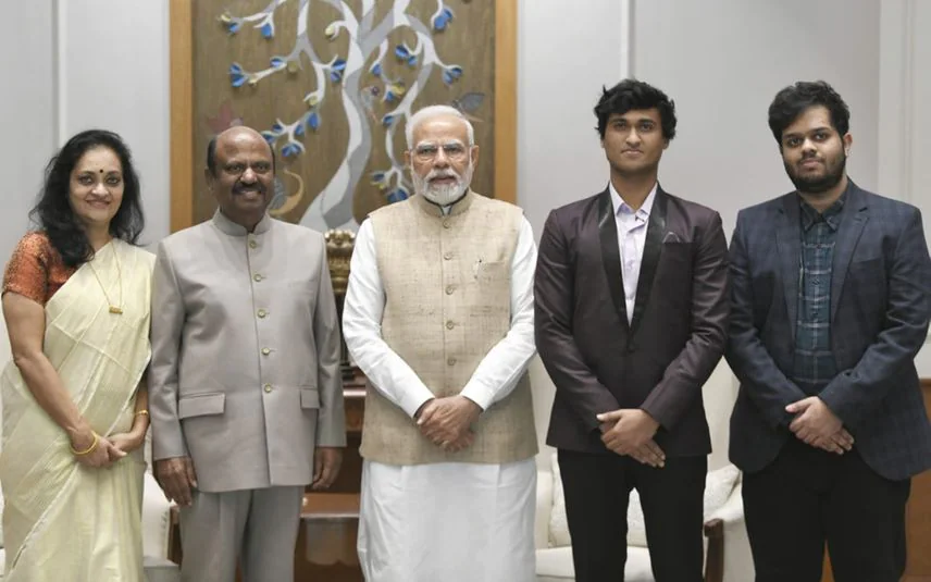 CV Ananda Bose and family meets PM Modi CV Ananda Bose and family meets PM Modi