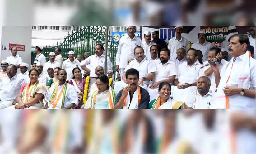 നി​യ​മ​ന​ക്ക​ത്ത്​ വി​വാ​ദ​ത്തി​ൽ യു.​ഡി.​എ​ഫ്​ സ​മ​രം 34ാം ദി​വ​സ​ത്തി​ലേ​ക്ക്​