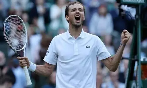 റഷ്യൻ താരങ്ങൾക്ക് കളി വിലക്കി; എട്ടുകോടി പിഴയിട്ട് എ.ടി.പി