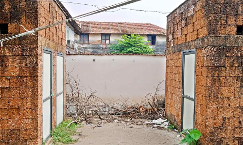 വിനോദത്തിന് വരാം ശൗചാലയം ചോദിക്കരുത് !