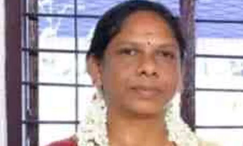 മകൻ ഓടിച്ച ബൈക്കിൽനിന്ന് വീണ് മാതാവ് മരിച്ചു മകൻ ഓടിച്ച ബൈക്കിൽനിന്ന് വീണ് മാതാവ് മരിച്ചു