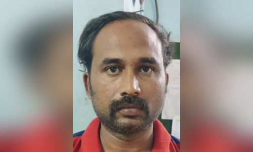 man arrested for stealing necklace man arrested for stealing necklace